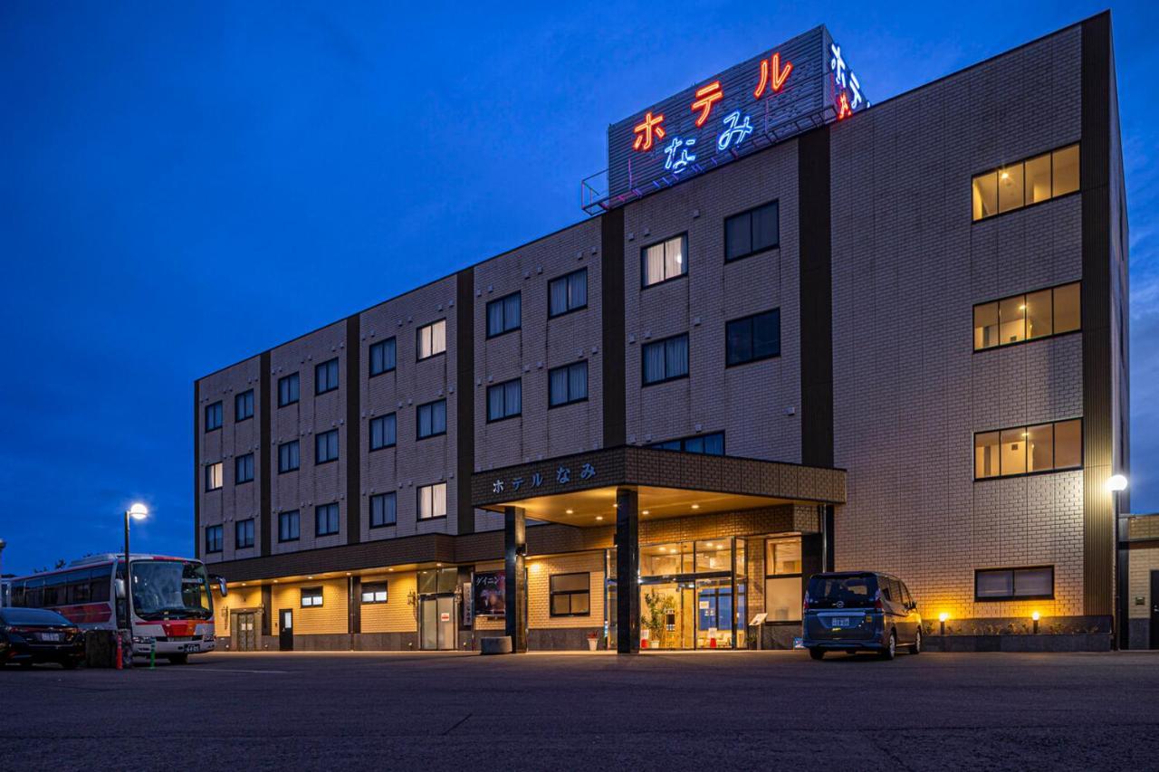 Hotel Nami كومانو المظهر الخارجي الصورة