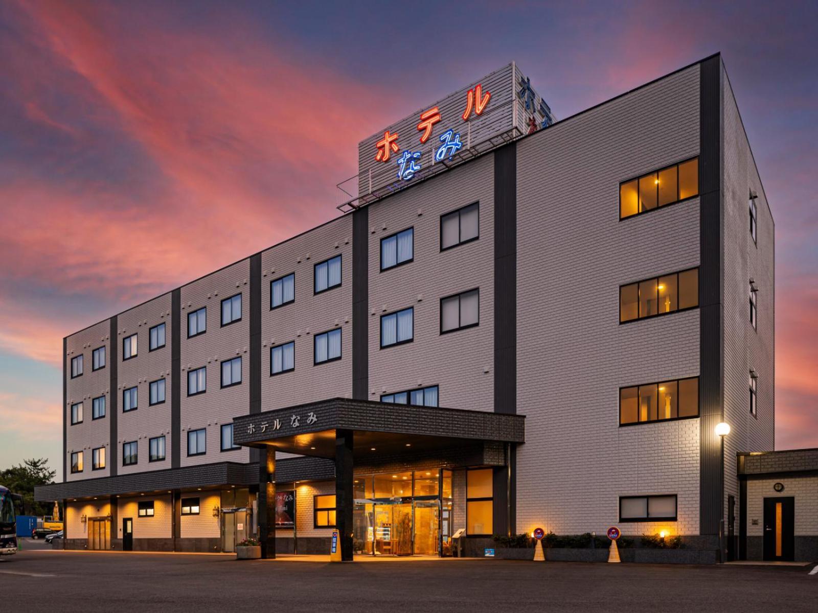 Hotel Nami كومانو المظهر الخارجي الصورة